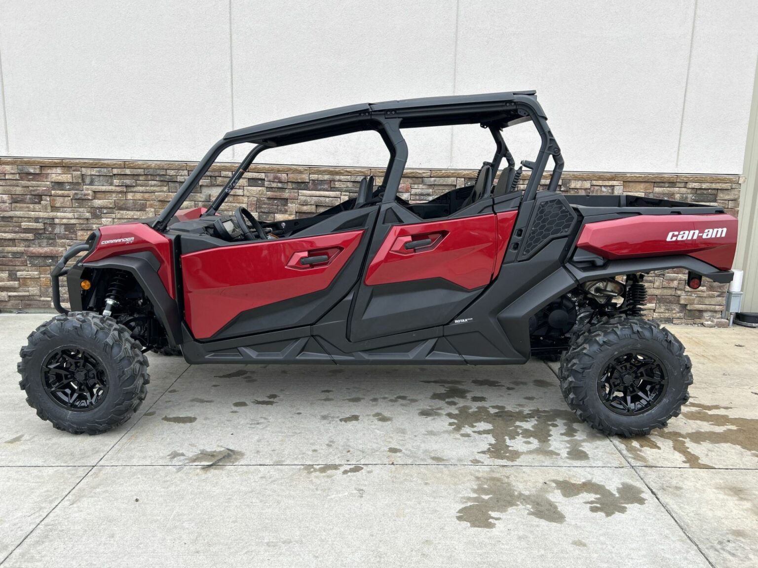 New 2024 Can-Am Commander MAX XT 700 - Image 6
