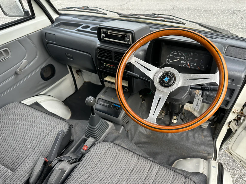 FULLY SERVICED - 1993 DAIHATSU HIJET JUMBO CUSTOM 4WD - AIR CONDITIONING — LOT#707 - Image 9
