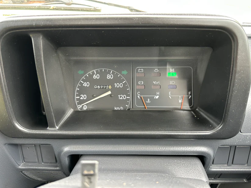 FULLY SERVICED - 1993 DAIHATSU HIJET JUMBO CUSTOM 4WD - AIR CONDITIONING — LOT#707 - Image 2
