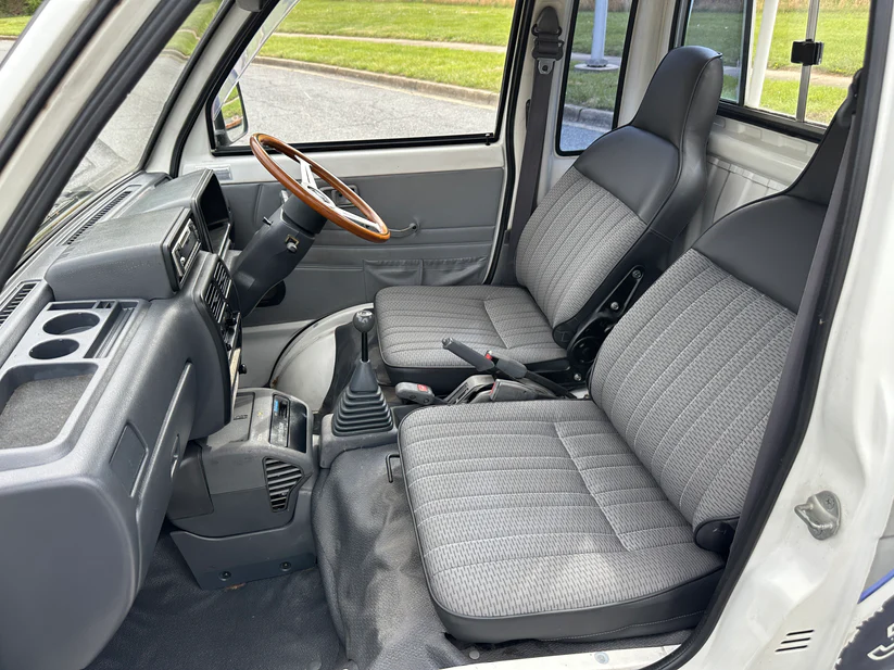 FULLY SERVICED - 1993 DAIHATSU HIJET JUMBO CUSTOM 4WD - AIR CONDITIONING — LOT#707 - Image 5