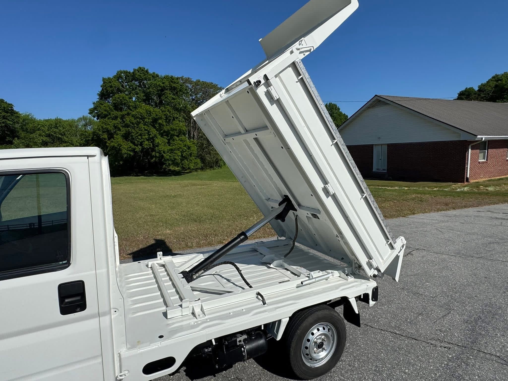 2001 Honda Acty Dump Truck - 4WD Hydraulic Bed 43k Miles - Image 2
