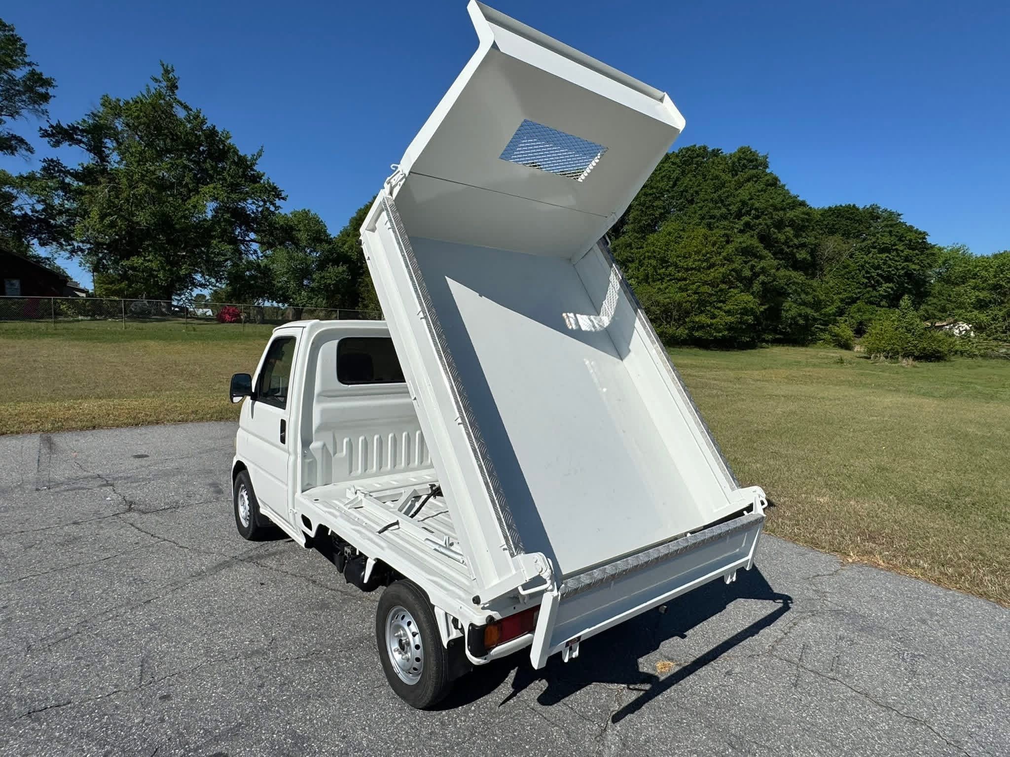 2001 Honda Acty Dump Truck - 4WD Hydraulic Bed 43k Miles - Image 9