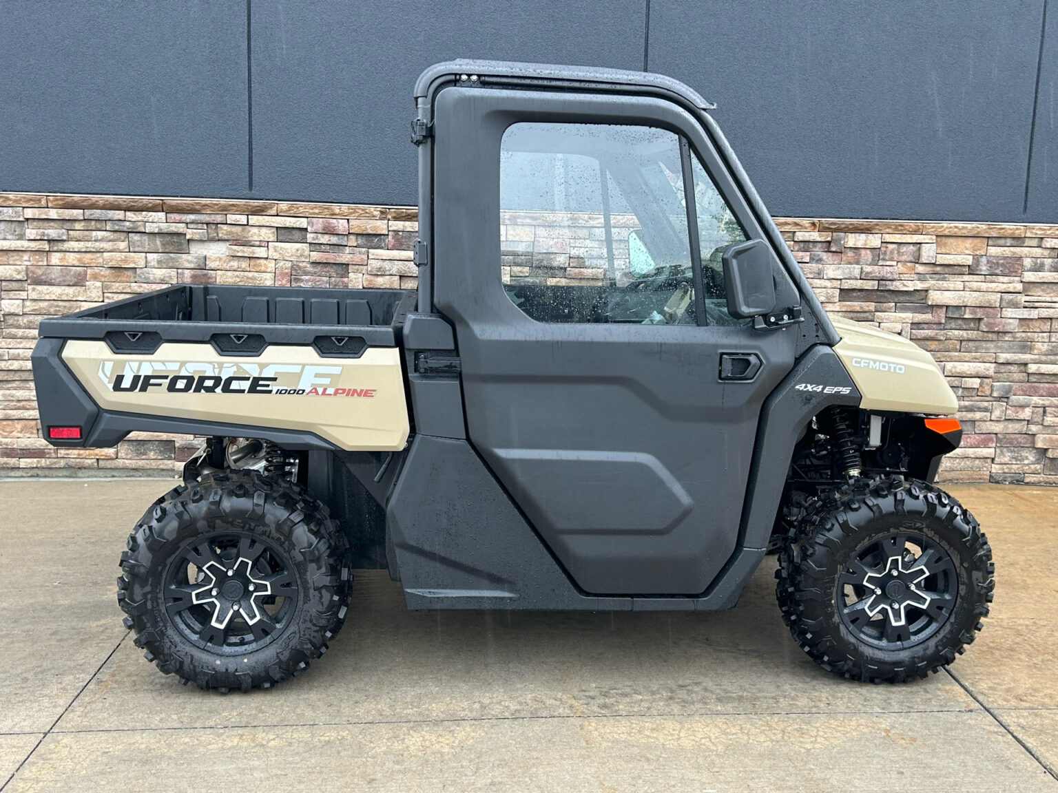 New 2024 CFMOTO UForce 1000 - Image 2
