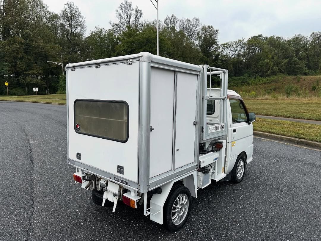 2000 Daihatsu Hijet GD-S210P – Aerial Work Platform w/ A/C, 4WD - Image 10