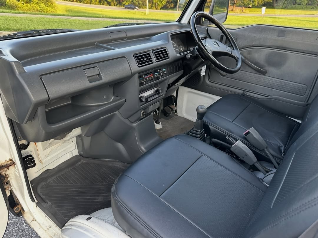 1991 Honda Acty SDX V-HA4 – 4WD Mini Truck – Clean Title - Image 4