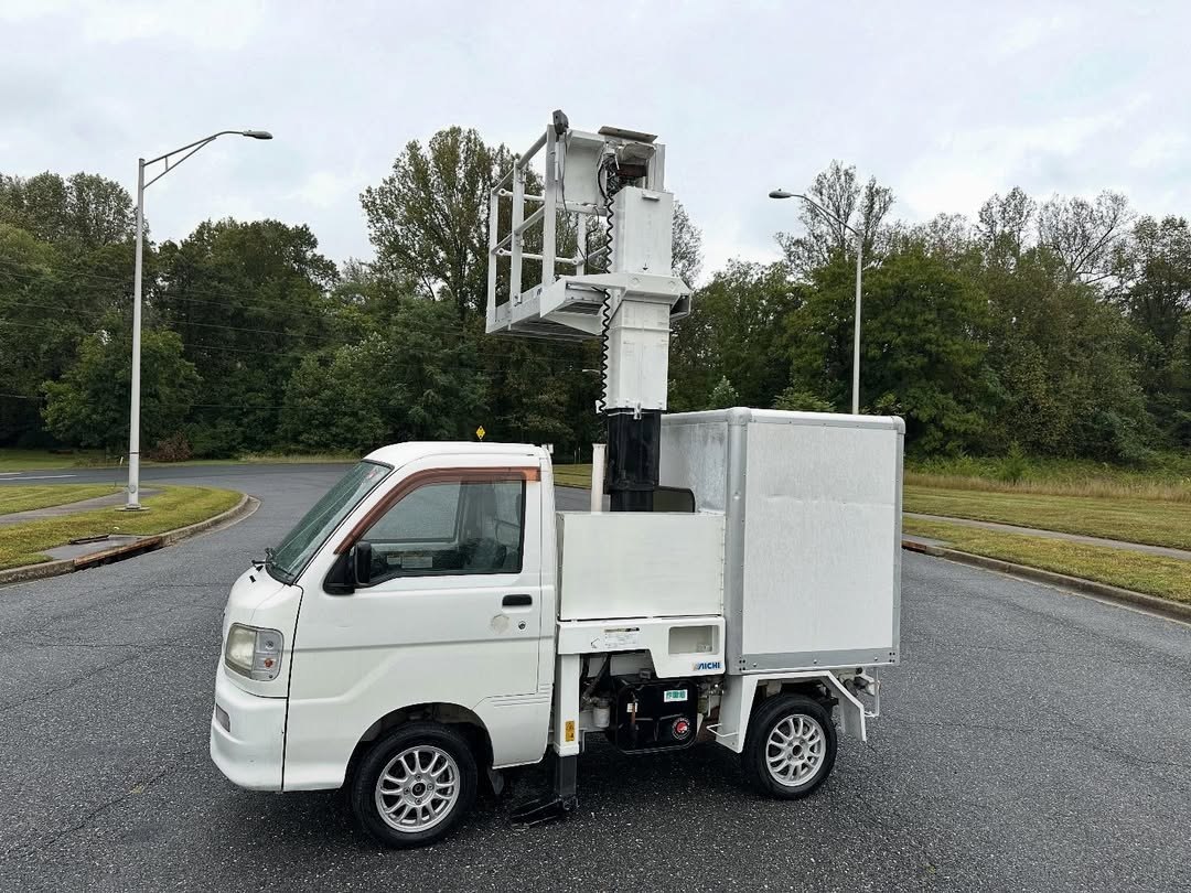 2000 Daihatsu Hijet GD-S210P – Aerial Work Platform w/ A/C, 4WD - Image 12