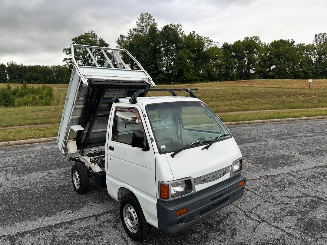 1992 Daihatsu Hijet V-S83P – Scissor Lift Dump w/ Crane, 4WD - Image 8