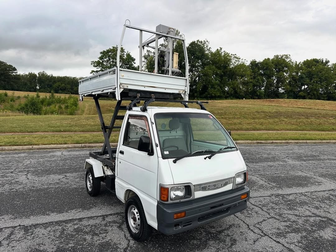 1992 Daihatsu Hijet V-S83P – Scissor Lift Dump w/ Crane, 4WD - Image 9