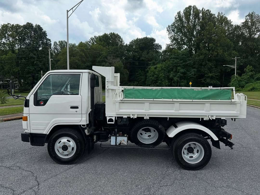 1993 Toyota Dyna 4x4 Diesel Dump Truck | 3-Way Dump Bed, 2-Ton | BU72DH - Image 8