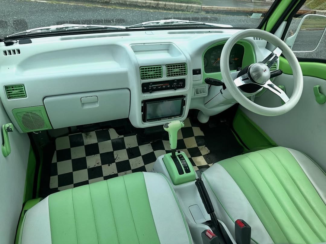 1998 Subaru Sambar Dias V-KV4 – 4WD Auto, A/C, Dual Heat - Image 9