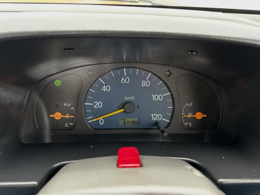 2000 Suzuki Carry GD-DA52T — Automatic A/C Kei Truck (35K Miles) - Image 2