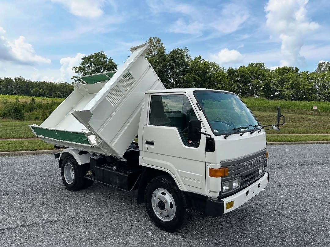 1993 Toyota Dyna 4x4 Diesel Dump Truck | 3-Way Dump Bed, 2-Ton | BU72DH - Image 2