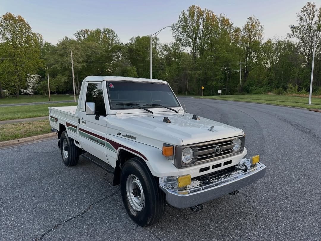 1999 Toyota Land Cruiser FZJ75 Pickup — GCC Spec, 5-Speed Manual, Dual Fuel Tanks - Image 21