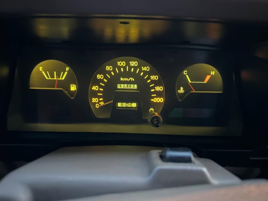 1999 Toyota Land Cruiser FZJ75 Pickup — GCC Spec, 5-Speed Manual, Dual Fuel Tanks - Image 3