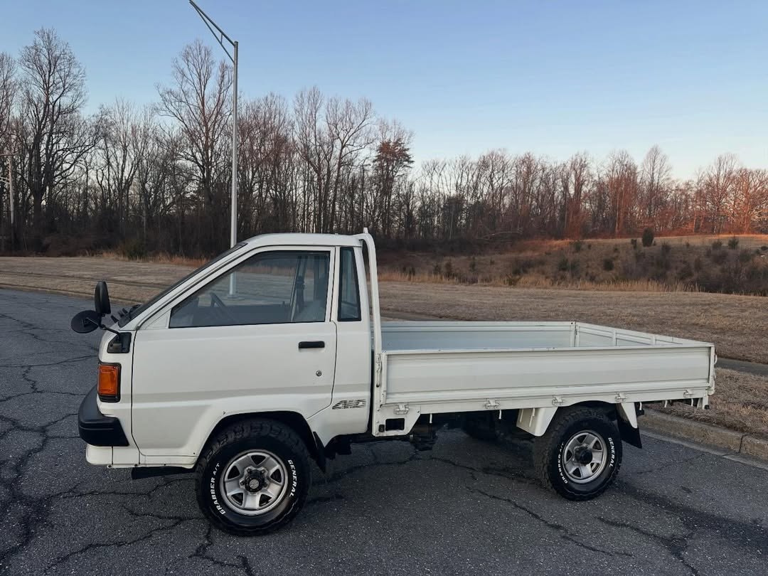 1996 Toyota LiteAce 4WD Long Bed Mini Truck | 10,931 Miles - Image 17