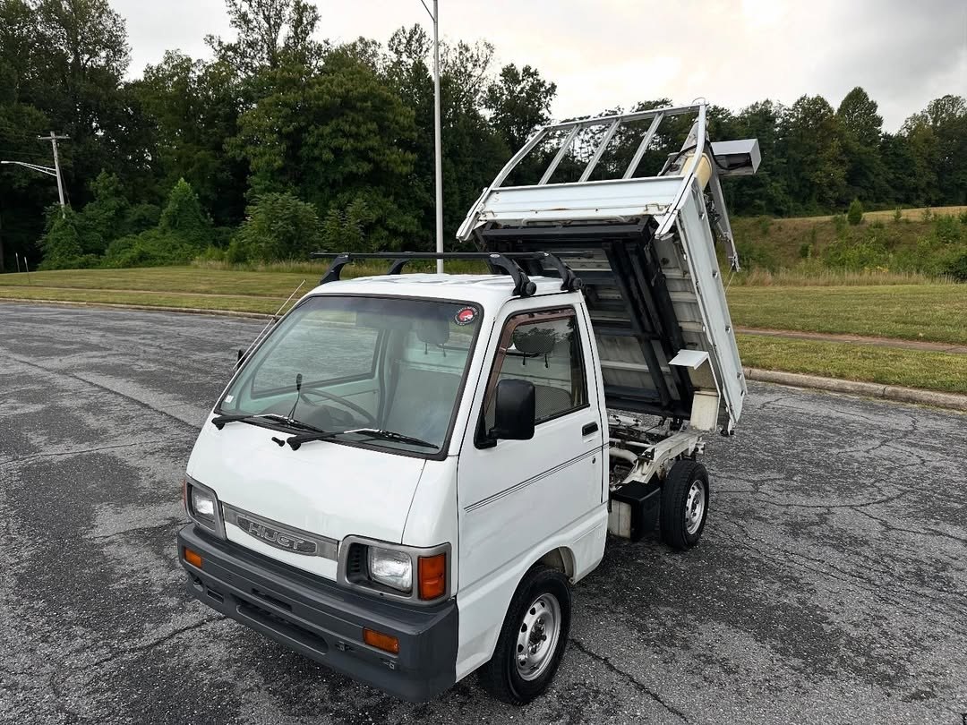 1992 Daihatsu Hijet V-S83P – Scissor Lift Dump w/ Crane, 4WD - Image 17
