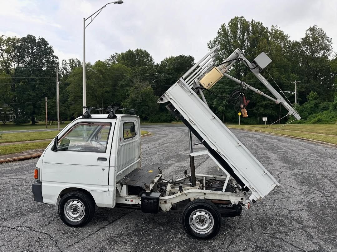 1992 Daihatsu Hijet V-S83P – Scissor Lift Dump w/ Crane, 4WD - Image 19