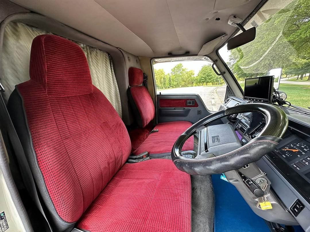 Teal Wave HiAce — 1993 Toyota HiAce LH85 Camper - Image 6