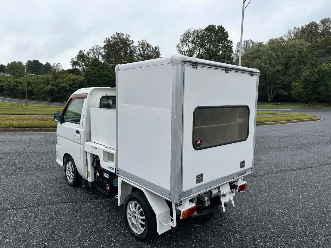 2000 Daihatsu Hijet GD-S210P – Aerial Work Platform w/ A/C, 4WD - Image 13