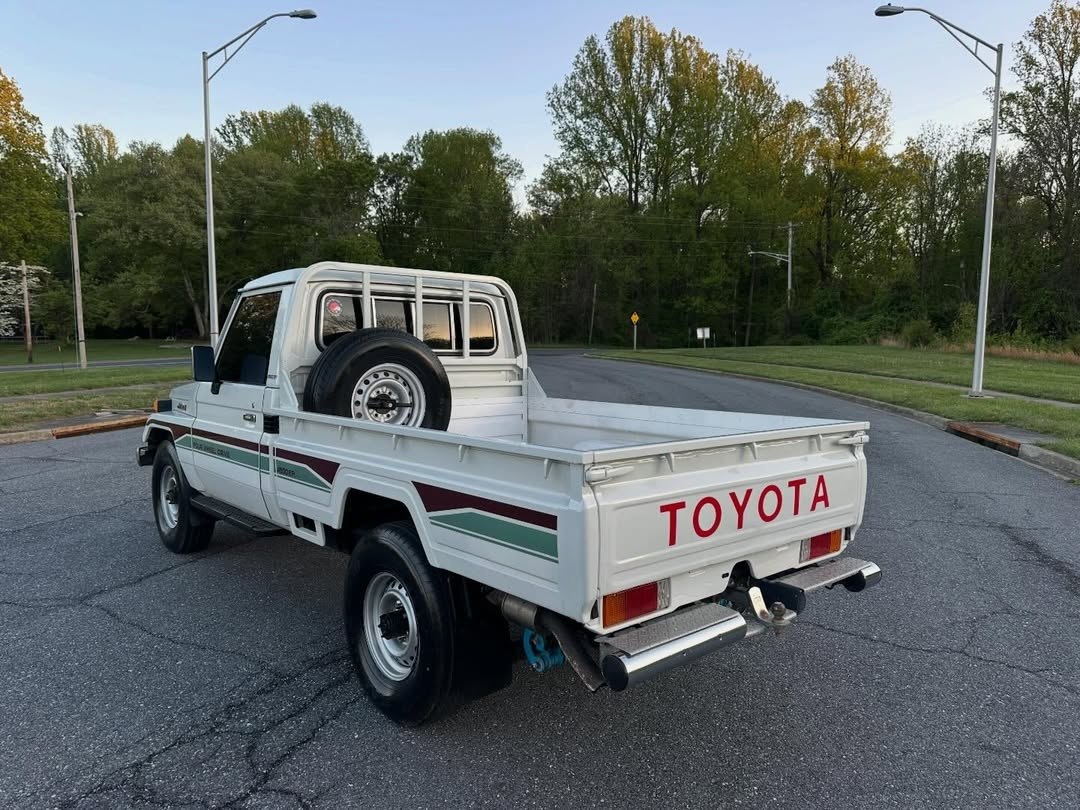 1999 Toyota Land Cruiser FZJ75 Pickup — GCC Spec, 5-Speed Manual, Dual Fuel Tanks - Image 15