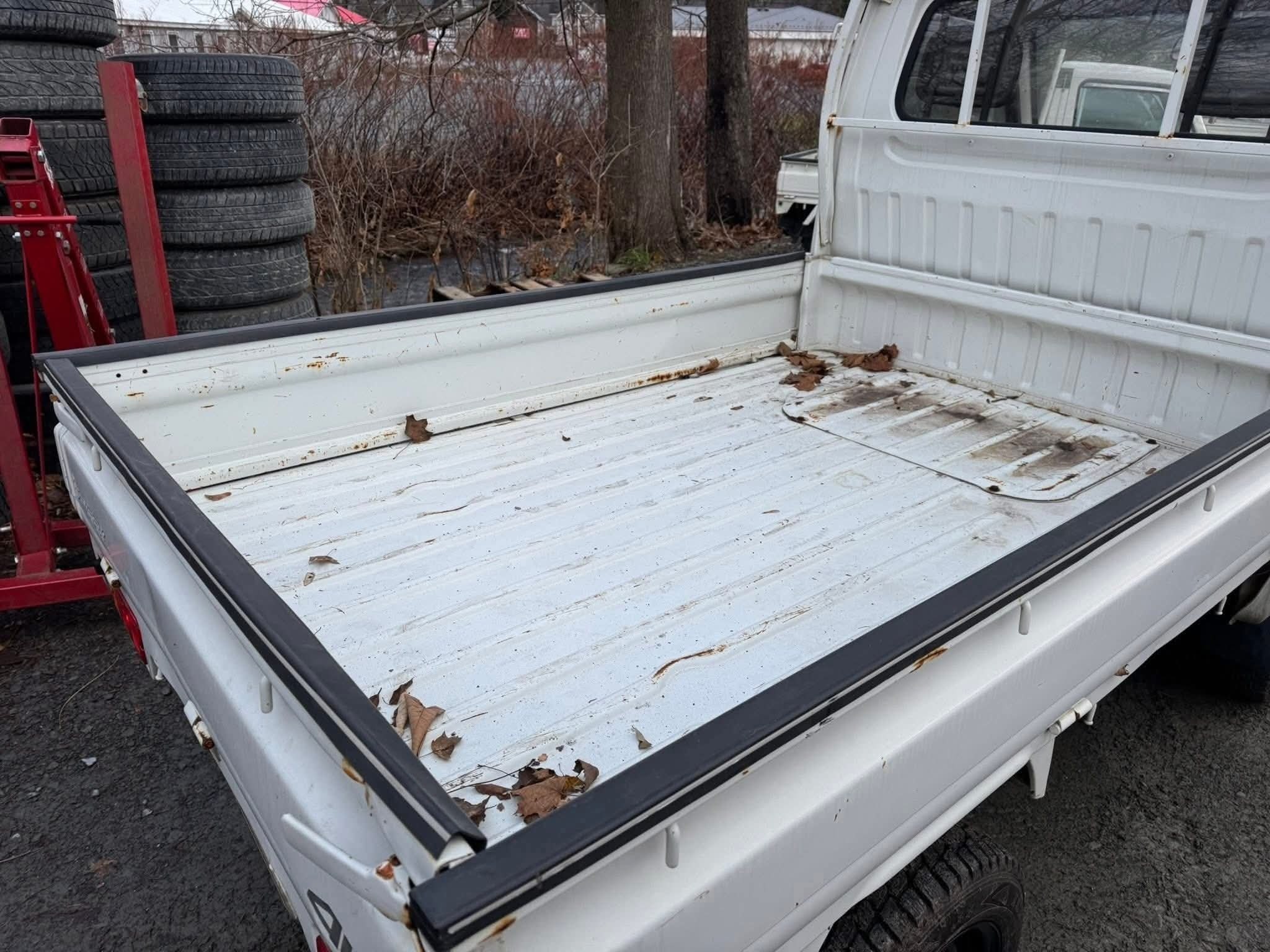1995 Suzuki Carry 4WD Kei Truck with Snow Plow — 4-Speed Manual, High/Low Range, 58K Miles - Image 13