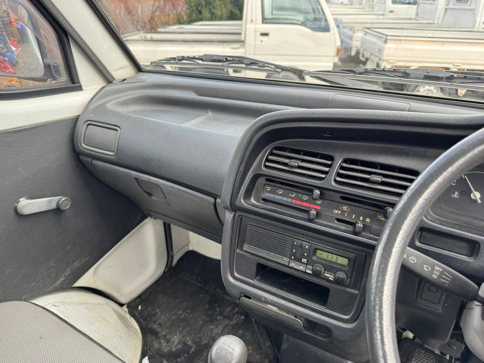 1995 Suzuki Carry 4WD Kei Truck with Snow Plow — 4-Speed Manual, High/Low Range, 58K Miles - Image 3